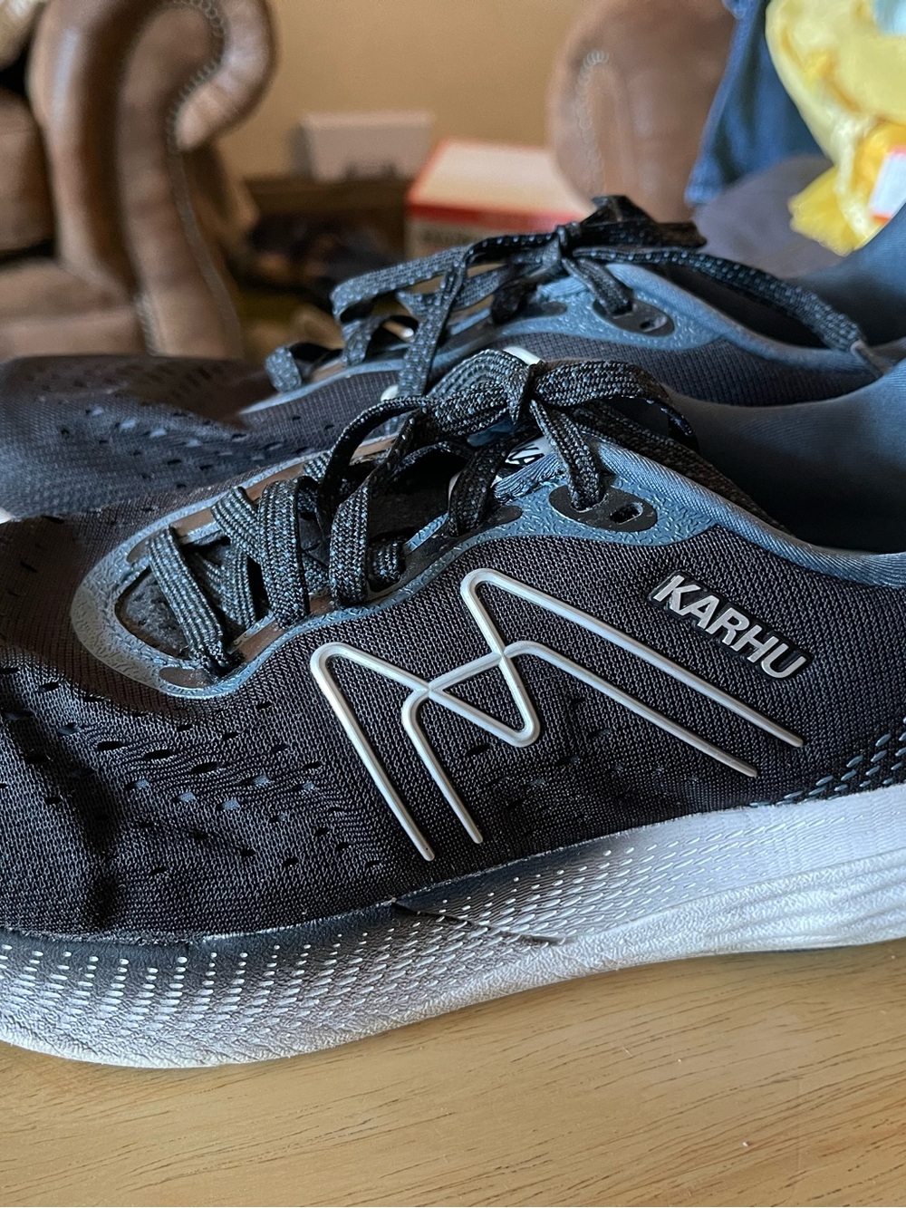Karhu Ikoni Ortix 2.0 Womens Size 9 Black White Walking Running Shoes Sneakers